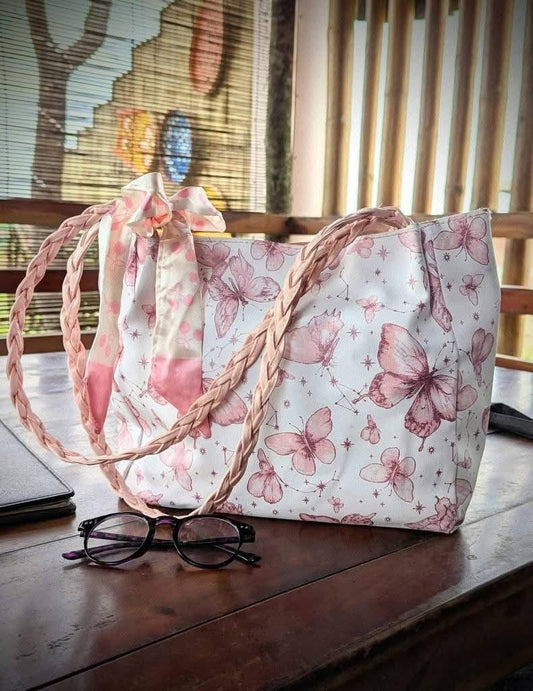 Elegant Butterfly Print Shoulder Bag